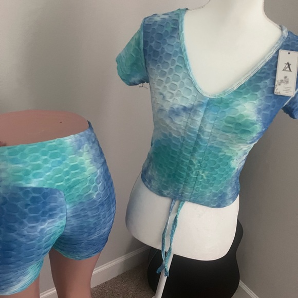 Short set - Picture 3 of 5